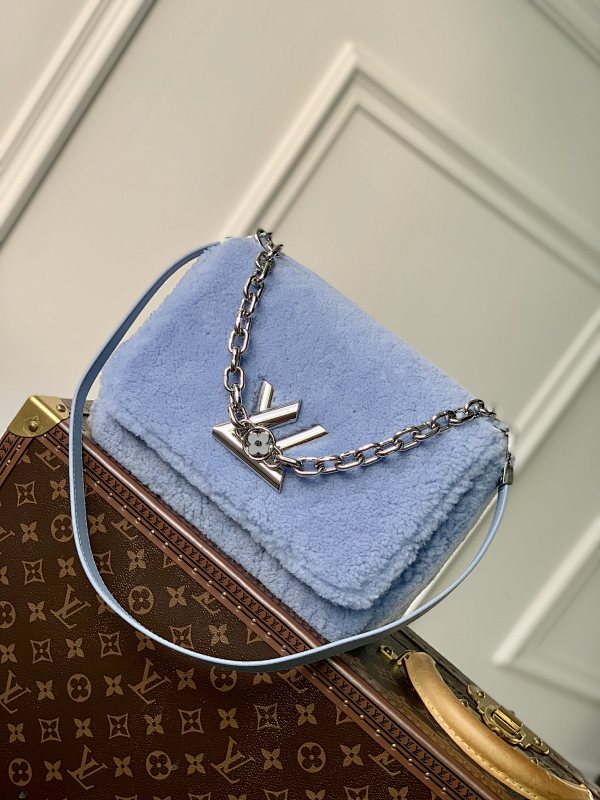 Bag 1, photo 1