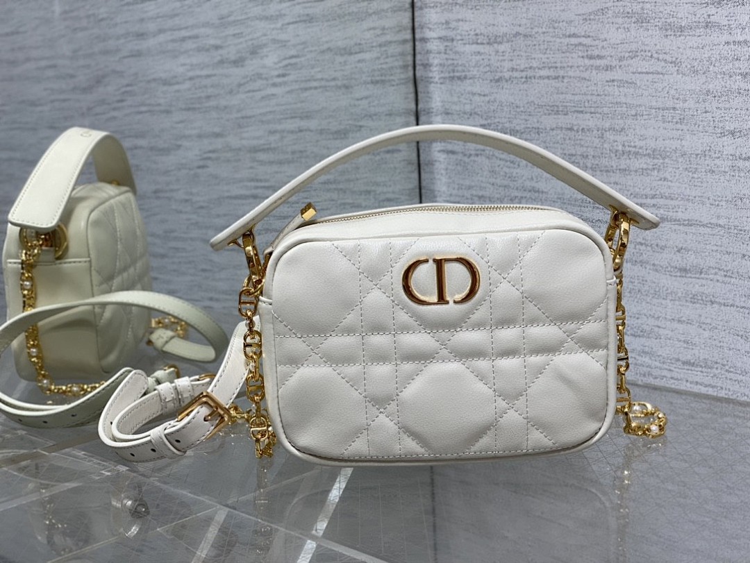 D, photo 1