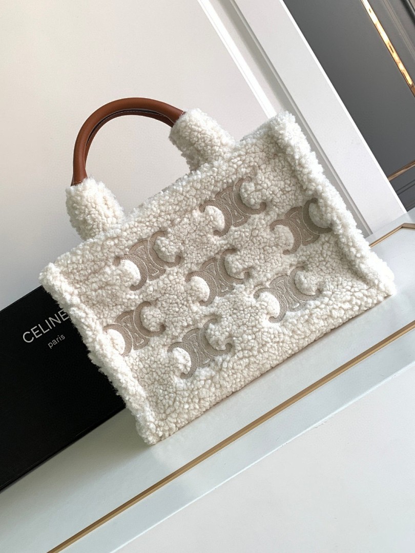 Bag C, photo 1