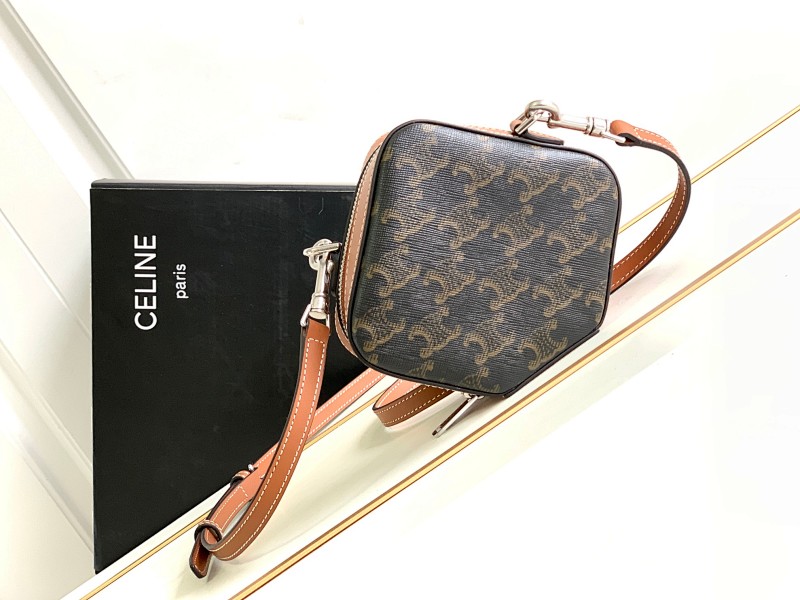 Bag C, photo 1