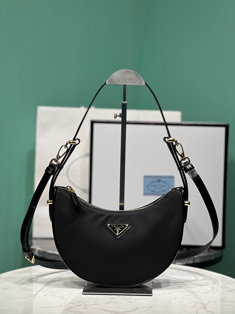 Bag P, photo 1