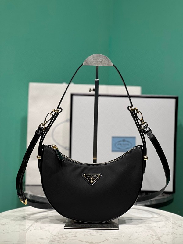 Bag P, photo 1