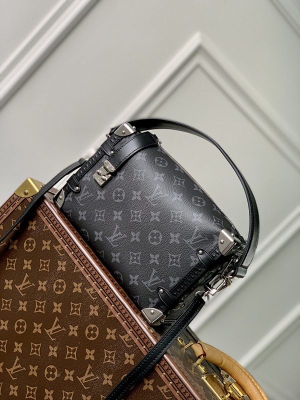 Bag 1, photo 1