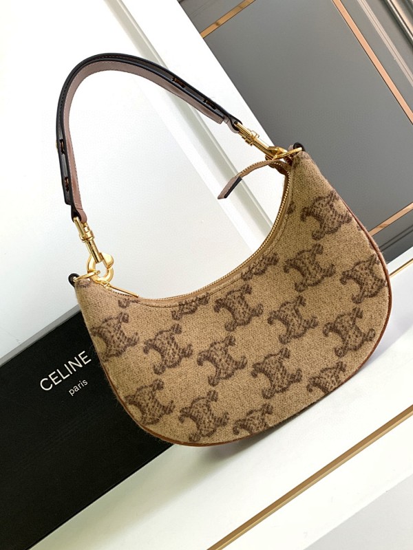 Bag C, photo 1