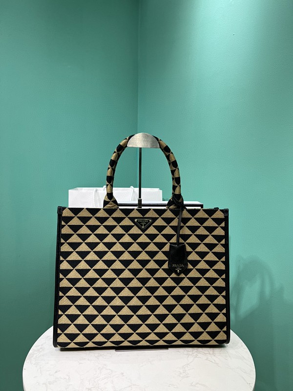 Bag P, photo 1