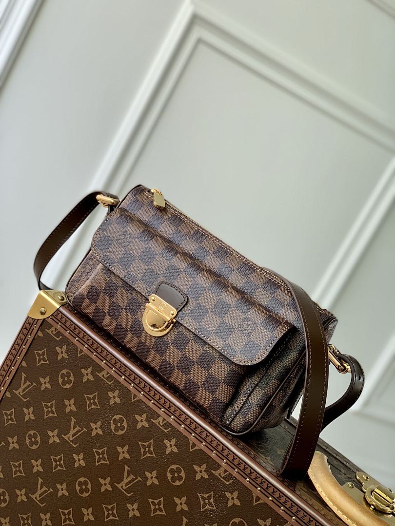 Bag 1, photo 1