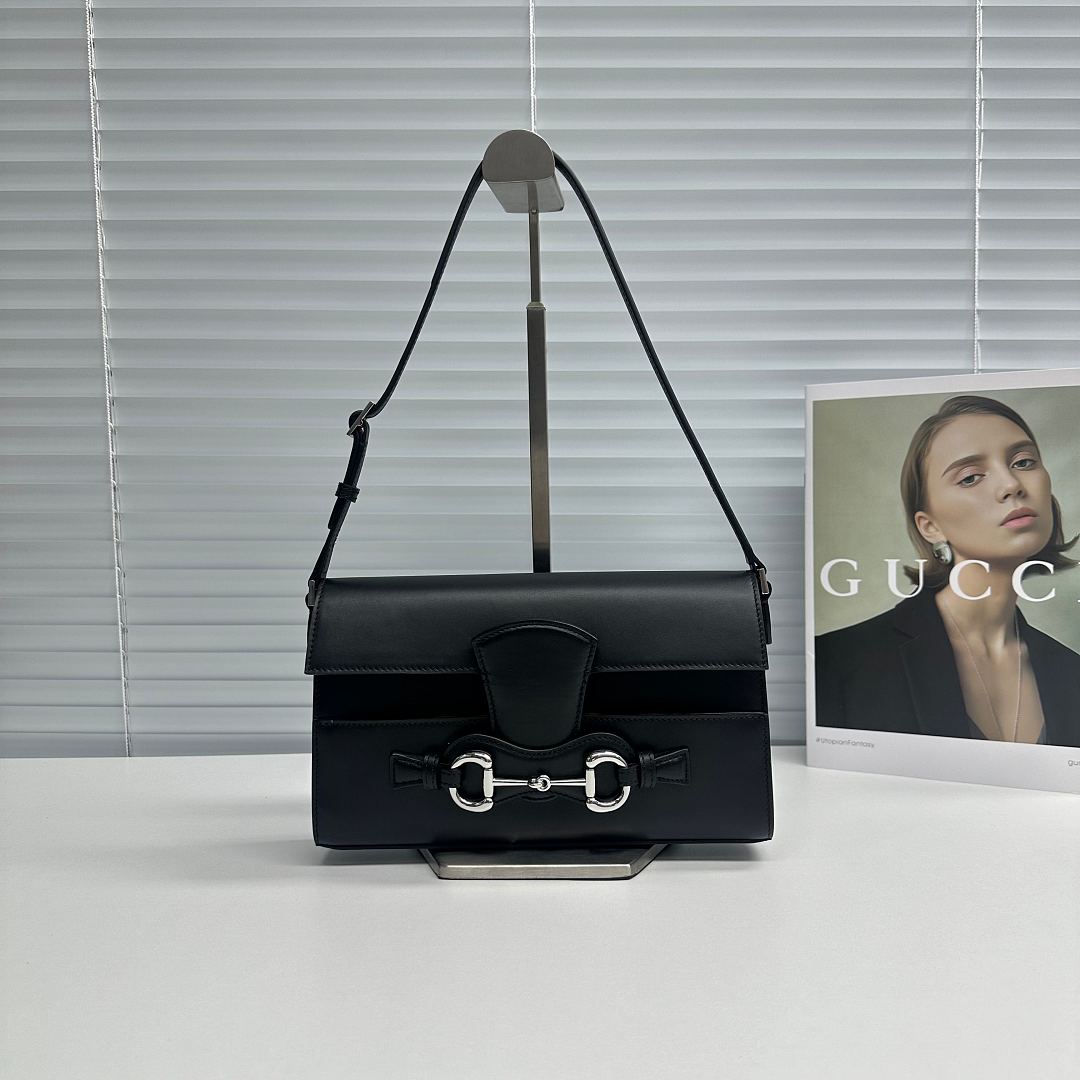 G, photo 1