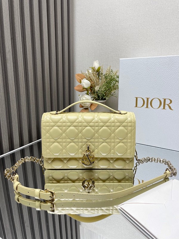 D, photo 1