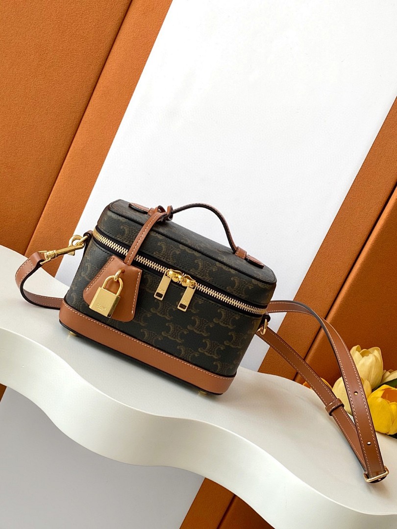 Bag C, photo 1