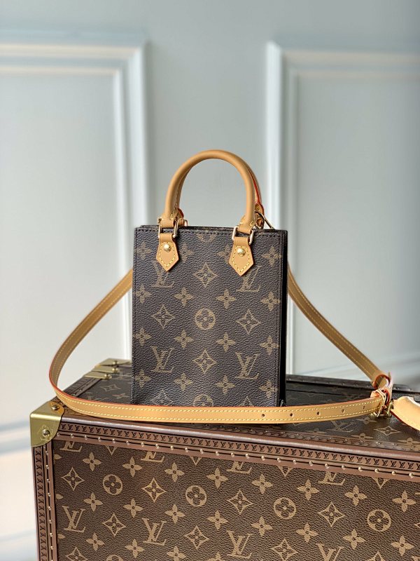 Bag 1, photo 1