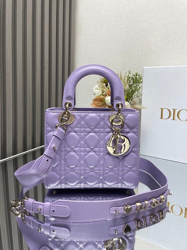 D, photo 1
