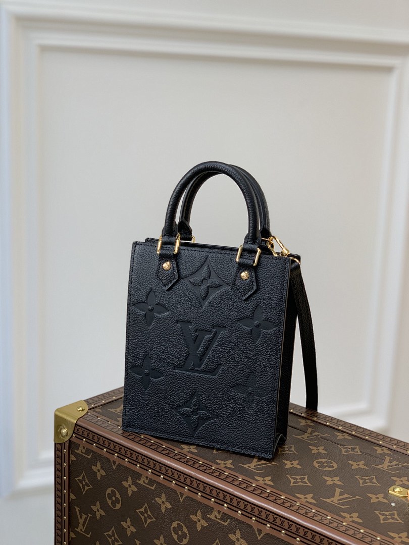 Bag 1, photo 1