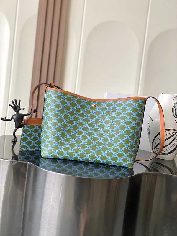Bag C, photo 1