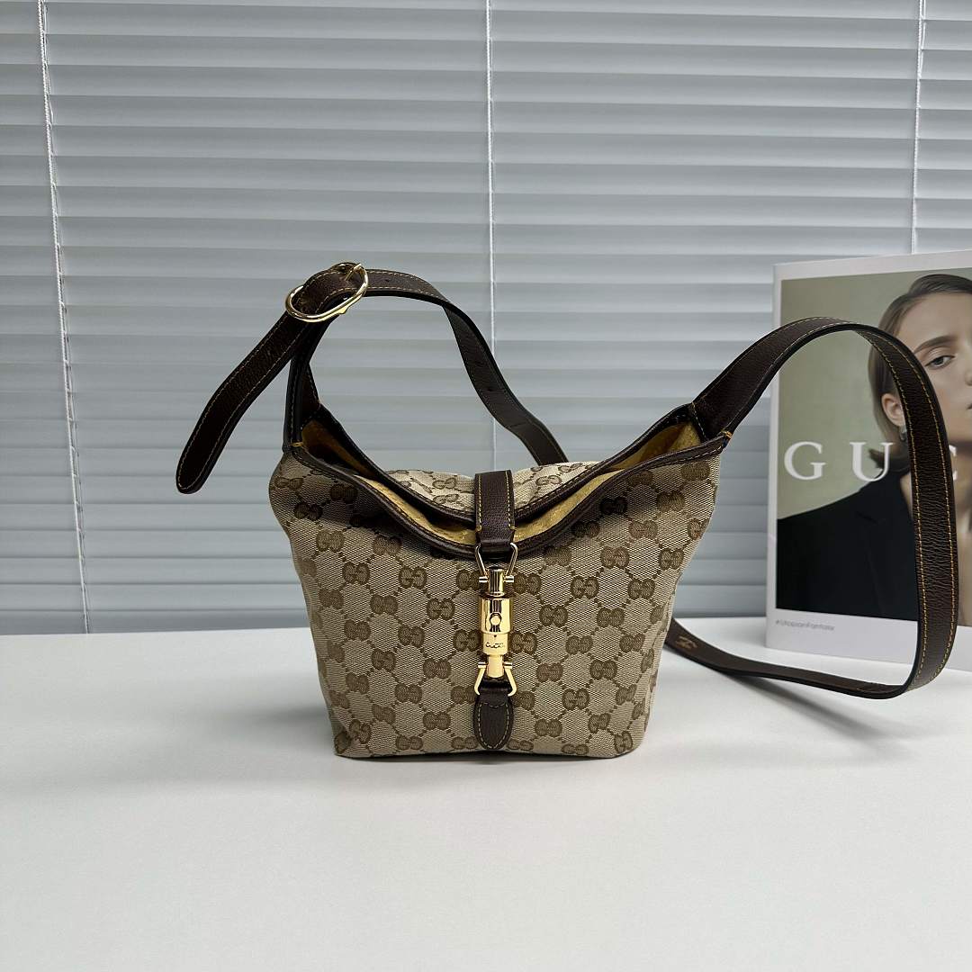 Bag G, photo 1