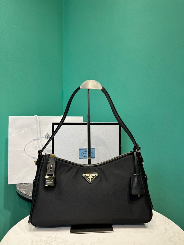 Bag P, photo 1