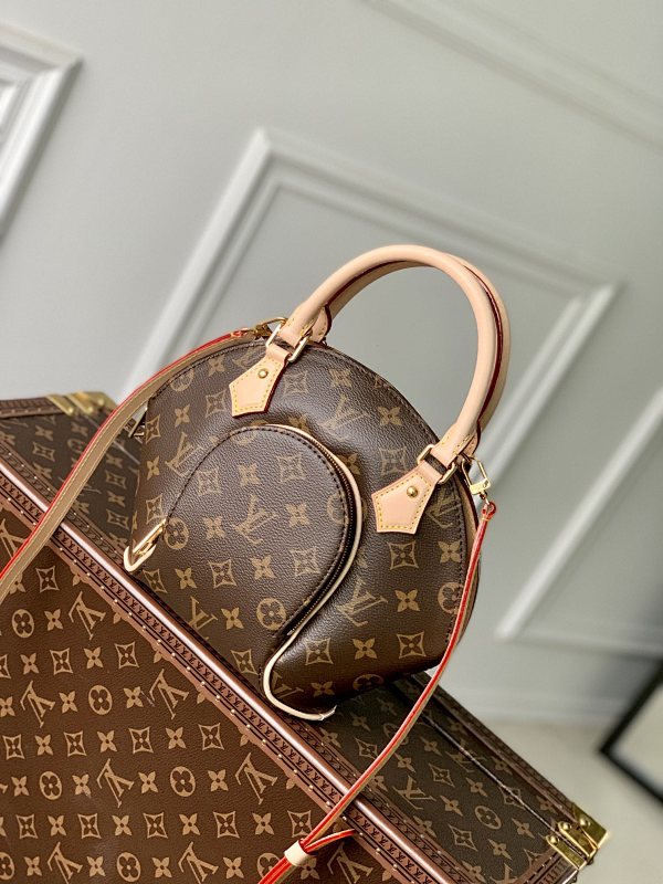 Bag 1, photo 1