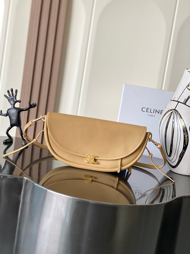 Bag C, photo 1
