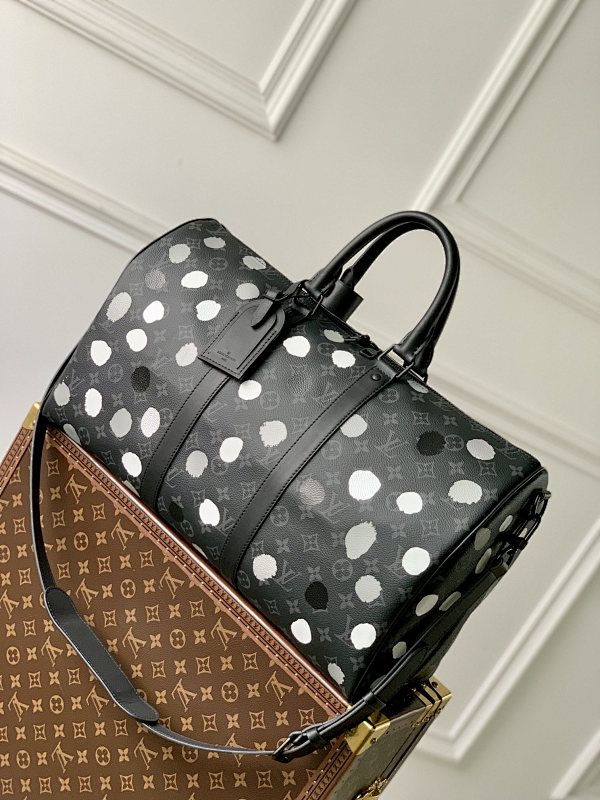 Bag 1, photo 1