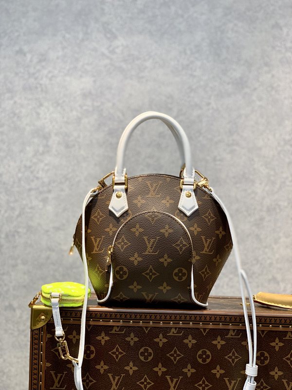 Bag 1, photo 1