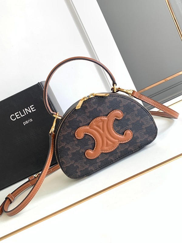 Bag C, photo 1