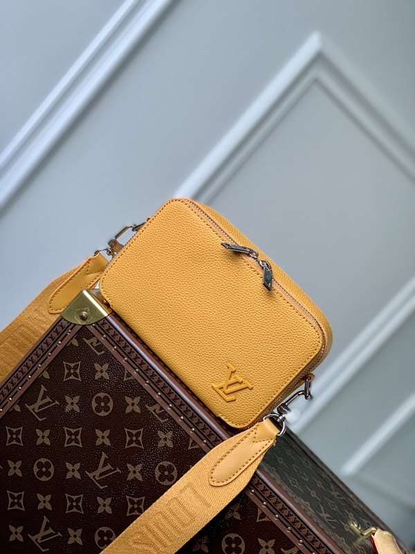 Bag 1, photo 1