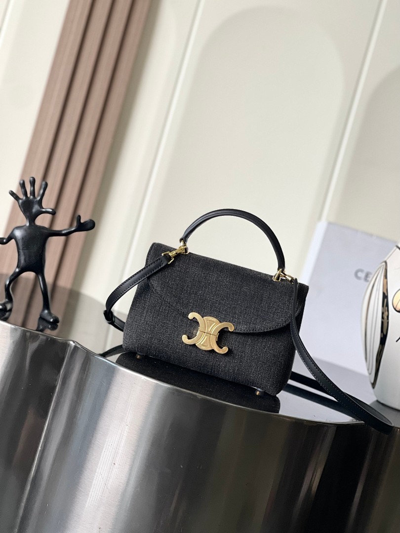 Bag C, photo 1