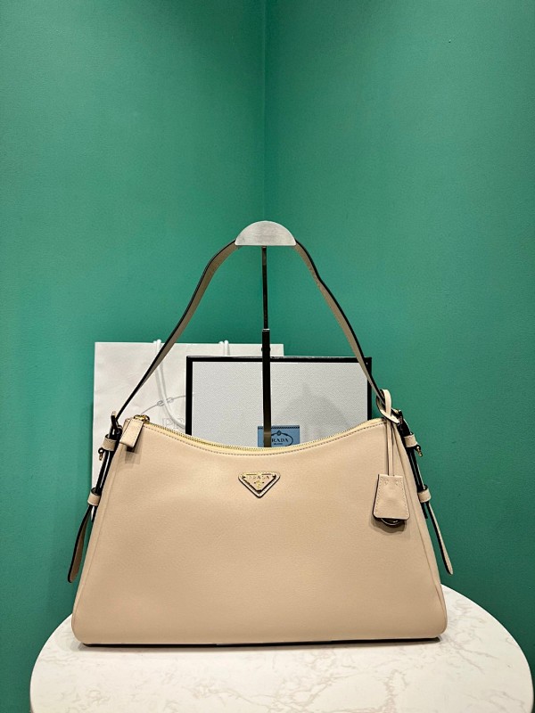 Bag P, photo 1