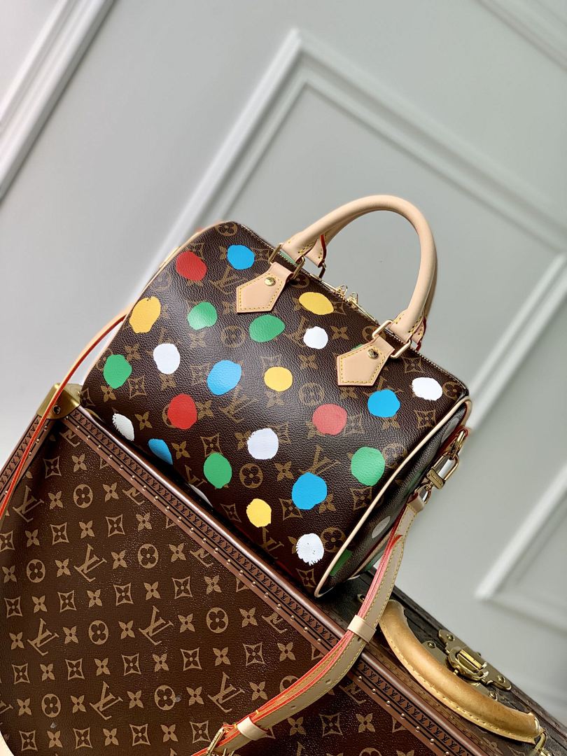 Bag 1, photo 1