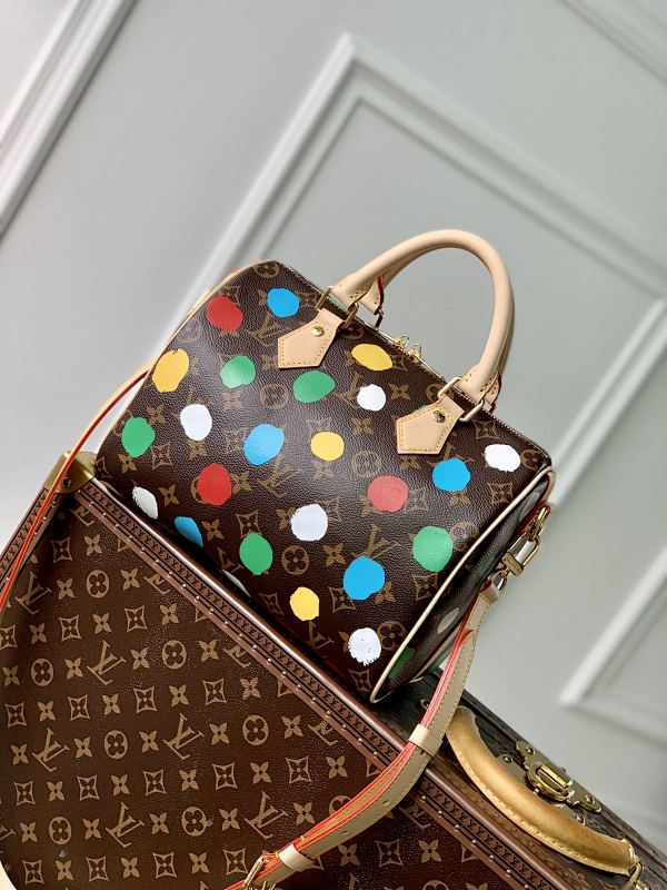 Bag 1, photo 1