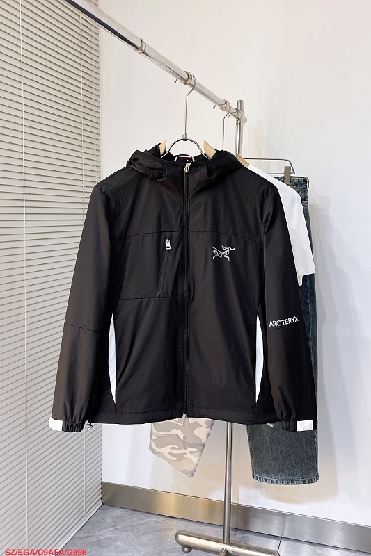 Arc'teryx Arc'teryx, photo 1