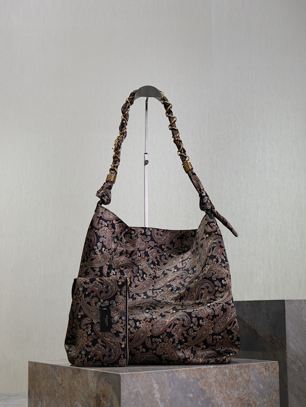 YS, photo 1