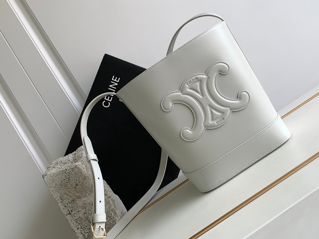 Bag C, photo 1