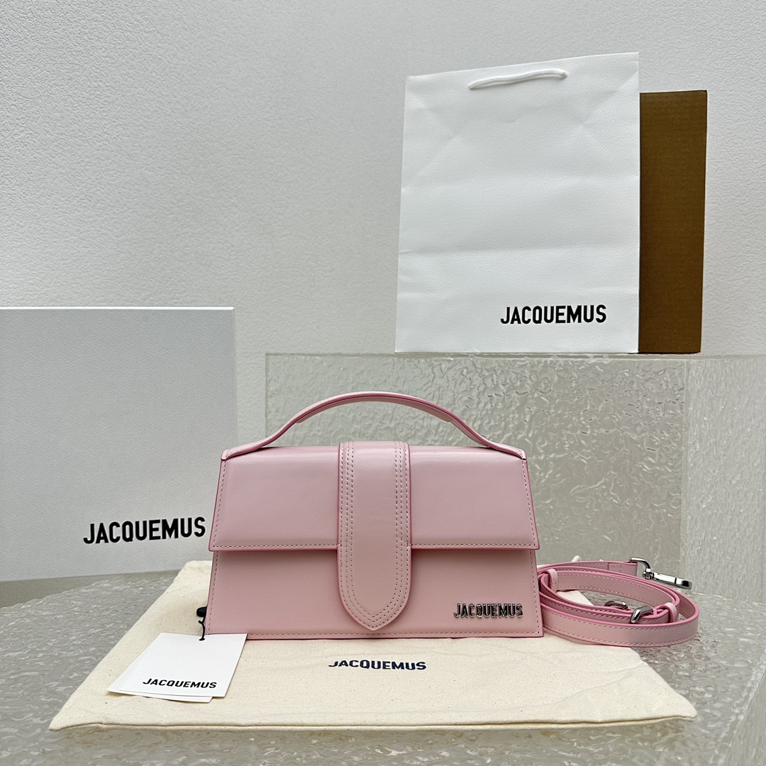 J, photo 1