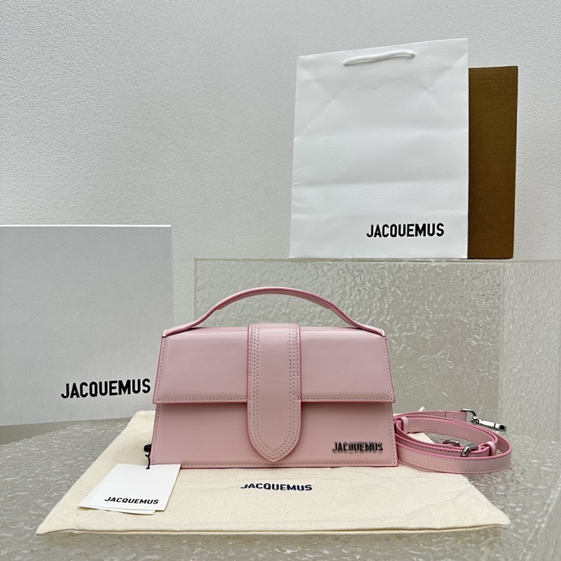 J, photo 1