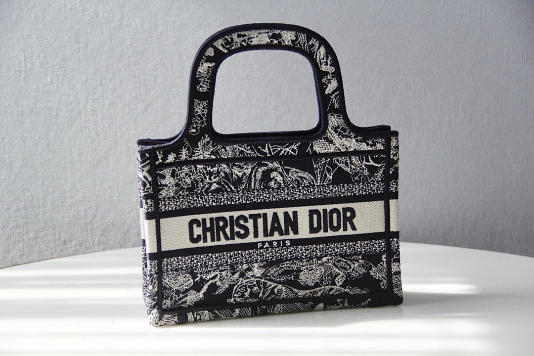 D, photo 1