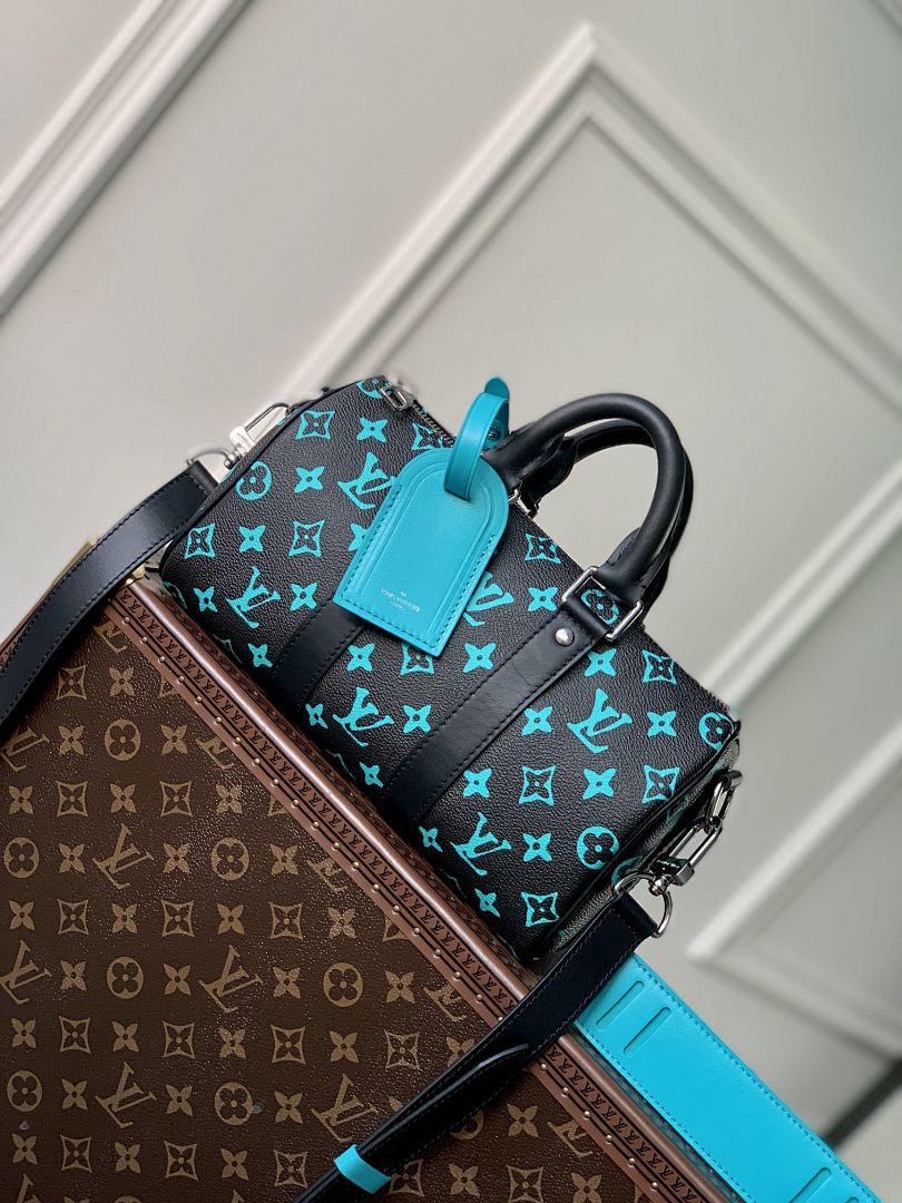 Bag 1, photo 1