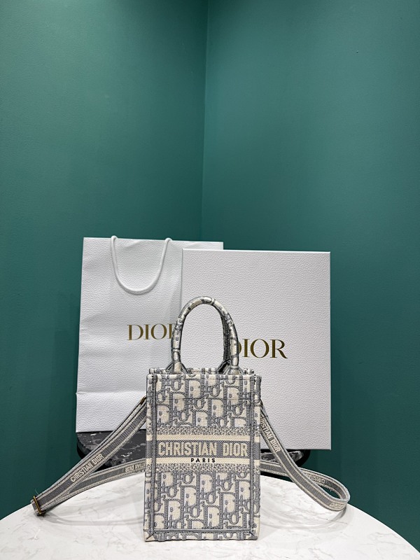D, photo 1