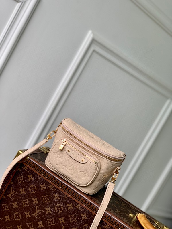 L, photo 1