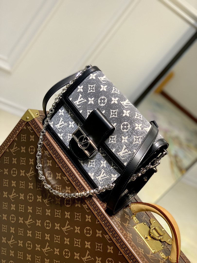 Bag 1, photo 1