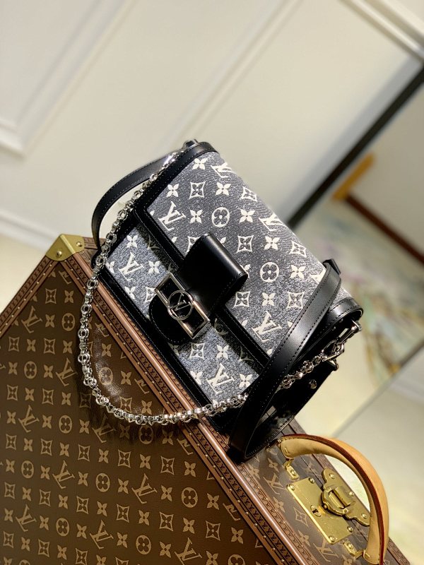 Bag 1, photo 1