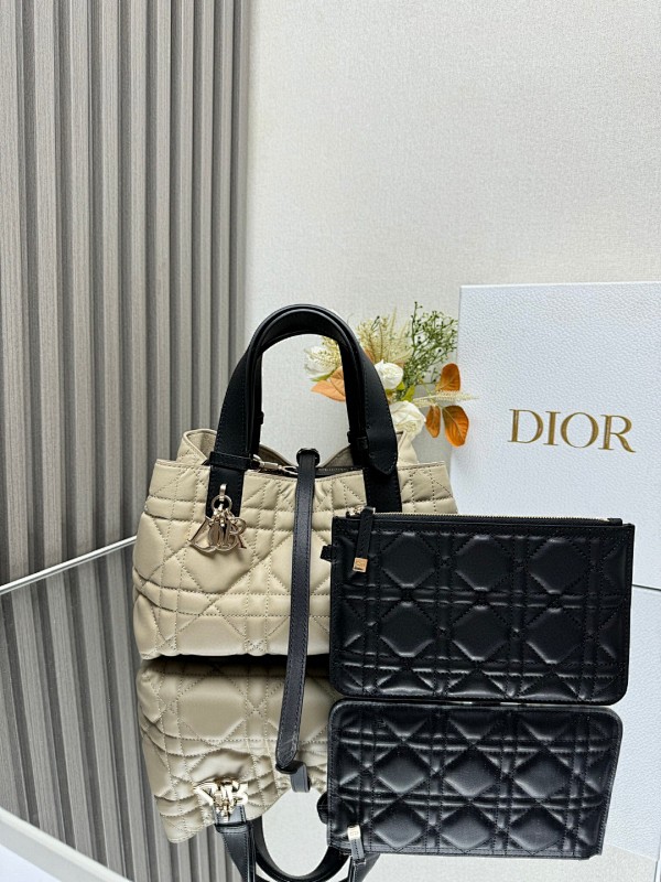 D, photo 1