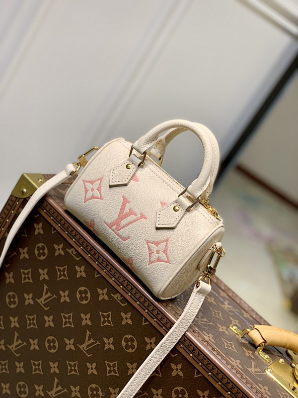 Bag 1, photo 1