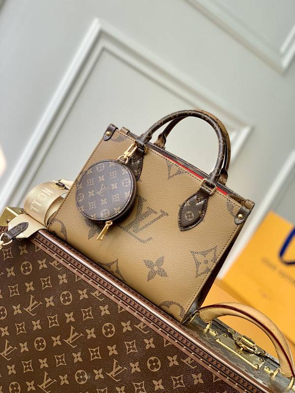 Bag 1, photo 1