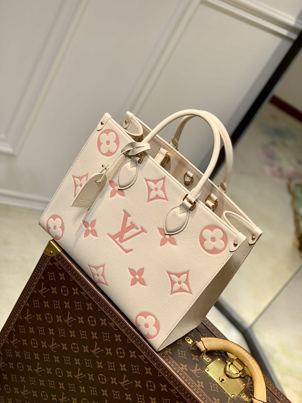 Bag 1, photo 1