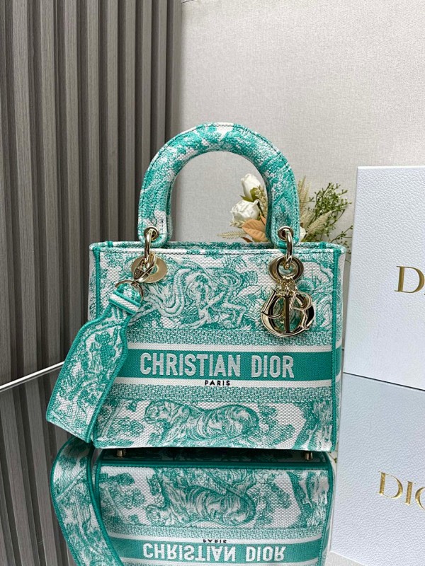 Other D, photo 1