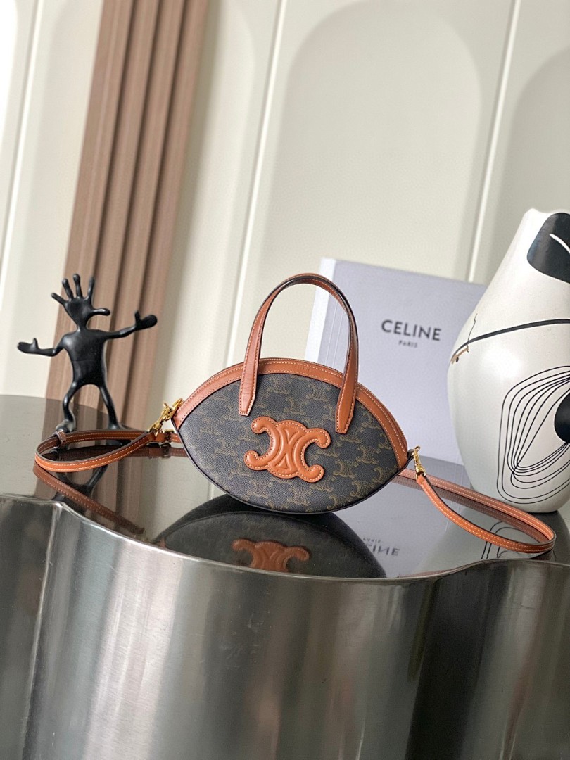 Bag C, photo 1