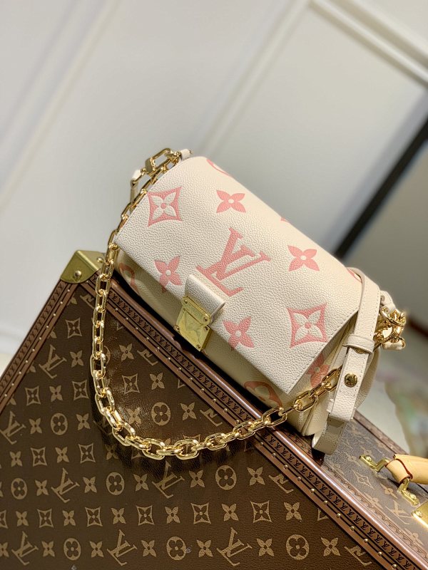 Bag 1, photo 1