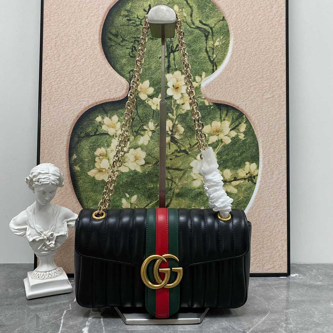 G, photo 1