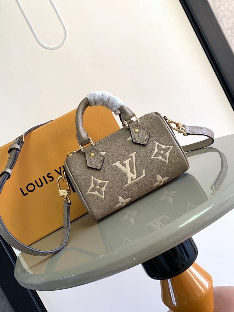 L, photo 1