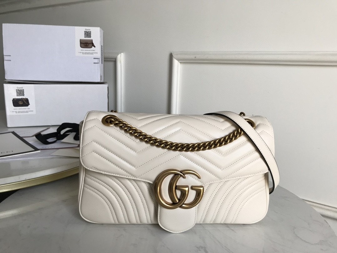 G, photo 1